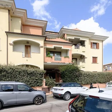 Luminoso Bilocale Con Veranda A Апартаменти *