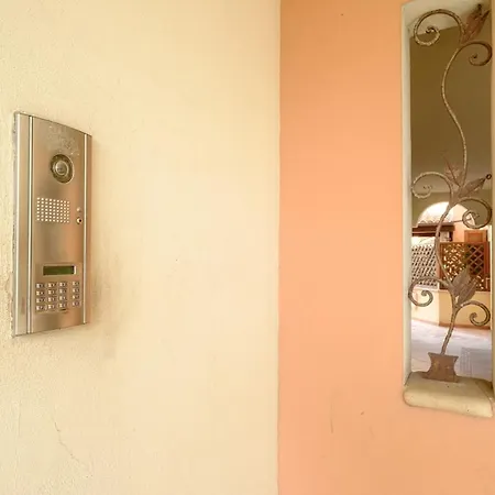 Апартаменти Luminoso Bilocale Con Veranda A Ольбія