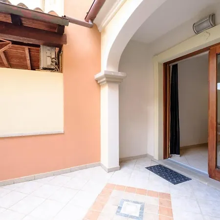 Luminoso Bilocale Con Veranda A